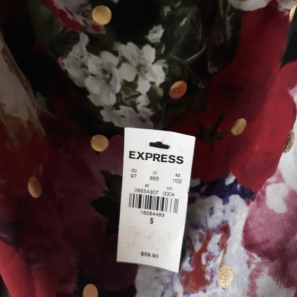 NWT Express Floral Off shoulder split sleeve top - Picture 7 of 8